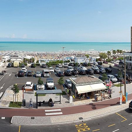 Hotel Sorriso - Molto Piu Di Una Stella Riccione Dış mekan fotoğraf