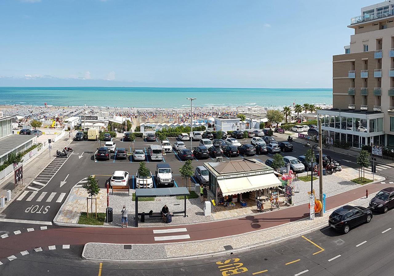 Hotel Sorriso - Molto Piu Di Una Stella Riccione Dış mekan fotoğraf