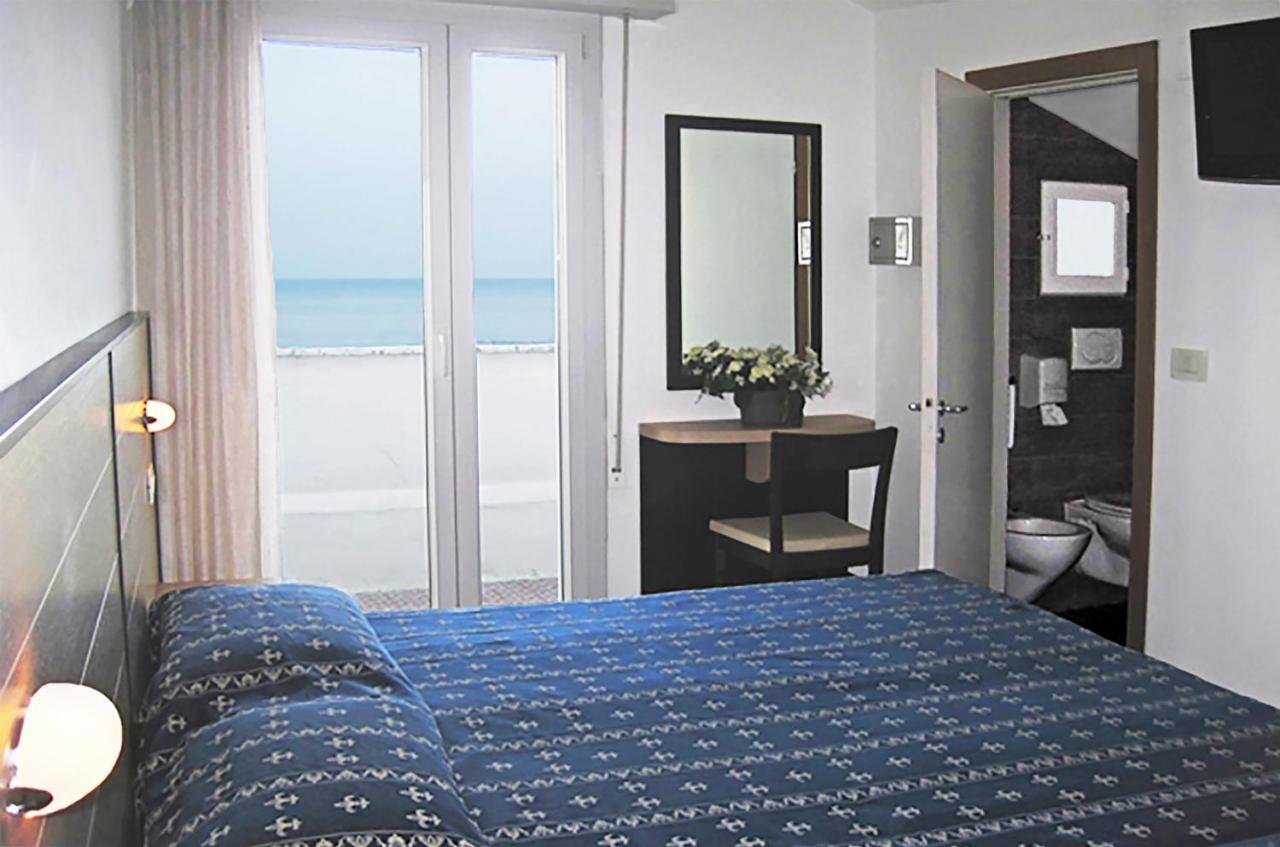 Hotel Sorriso - Molto Piu Di Una Stella Riccione Dış mekan fotoğraf