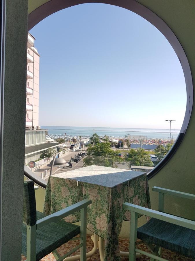 Hotel Sorriso - Molto Piu Di Una Stella Riccione Dış mekan fotoğraf