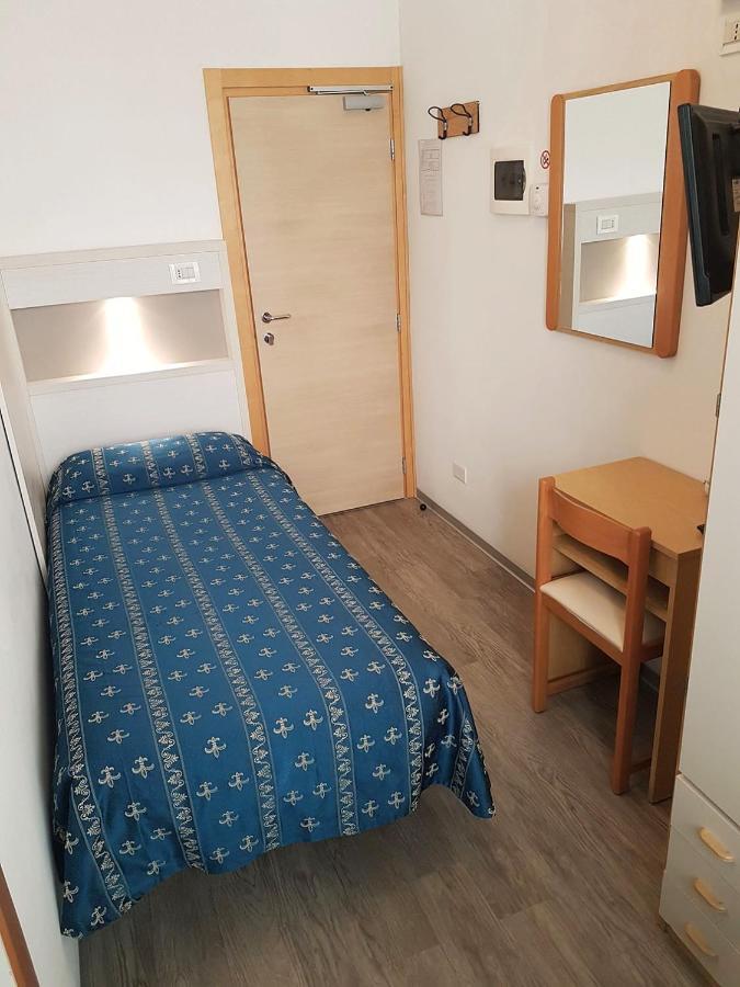 Hotel Sorriso - Molto Piu Di Una Stella Riccione Dış mekan fotoğraf