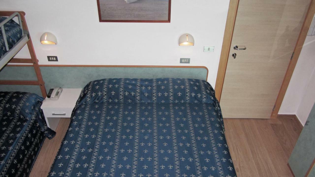 Hotel Sorriso - Molto Piu Di Una Stella Riccione Dış mekan fotoğraf